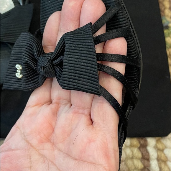 πΊππΊ Chanel Bow Heels with Pearl Logo Interlocked CCβs - Picture 5 of 12